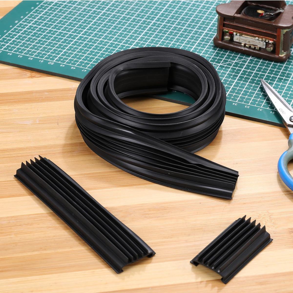 Nuanchu versatile door bottom seal suitable for interior or garage doors.