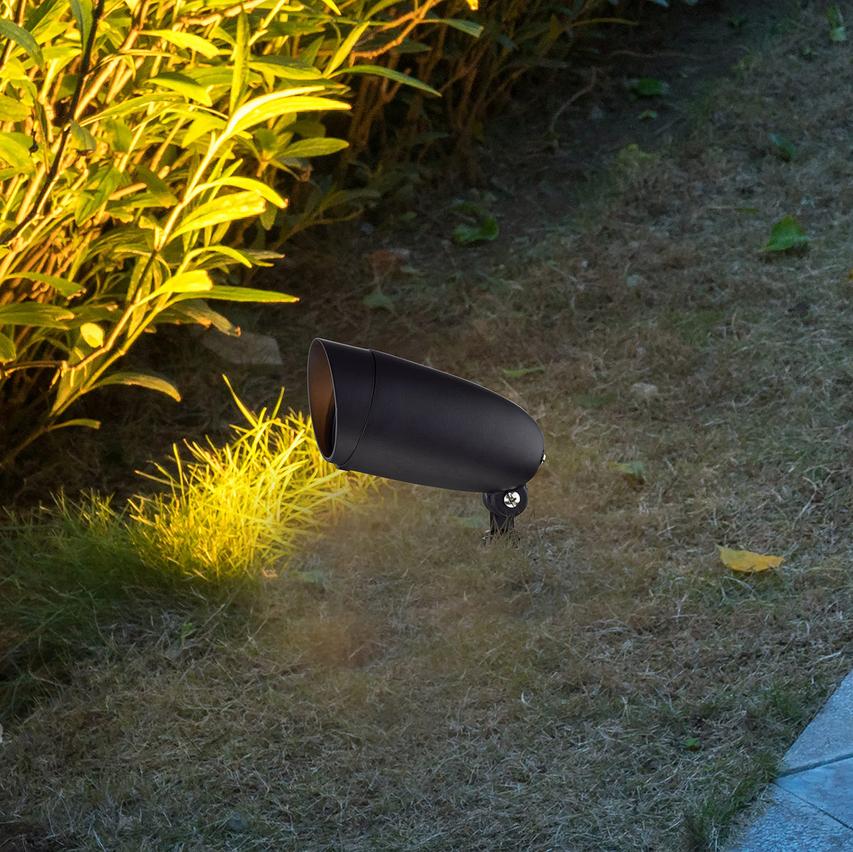 Nuvo SF76/646 wet-rated fixture for reliable outdoor illumination