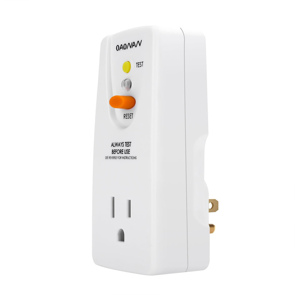 OAONAN GFCI plug adapter front view with indicator light for safe operation