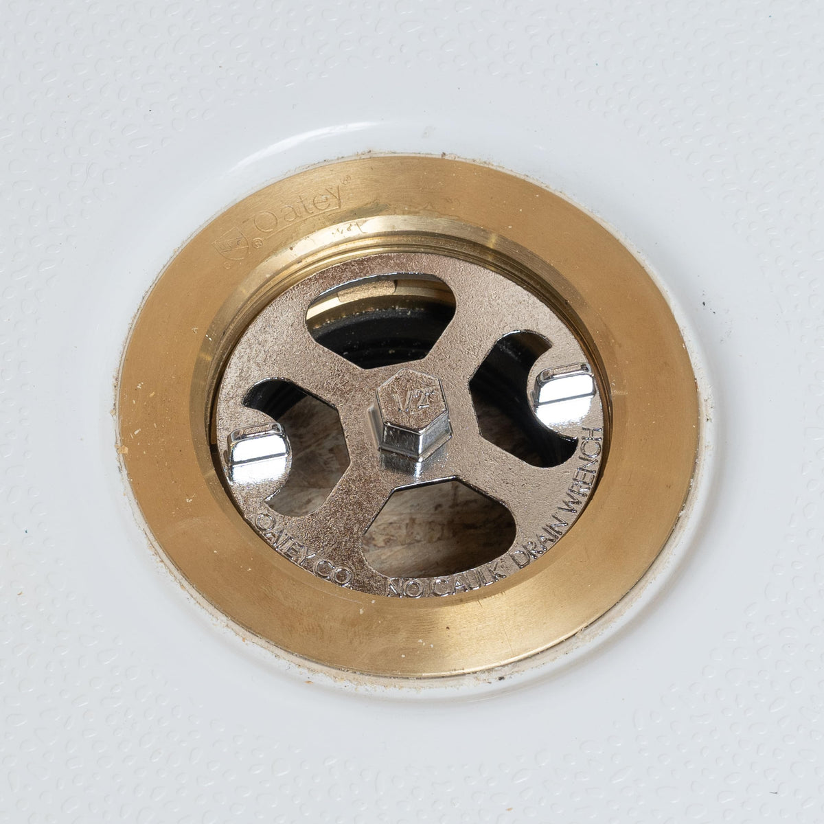 Oatey 42239 stainless steel handle provides solid grip during installation.
