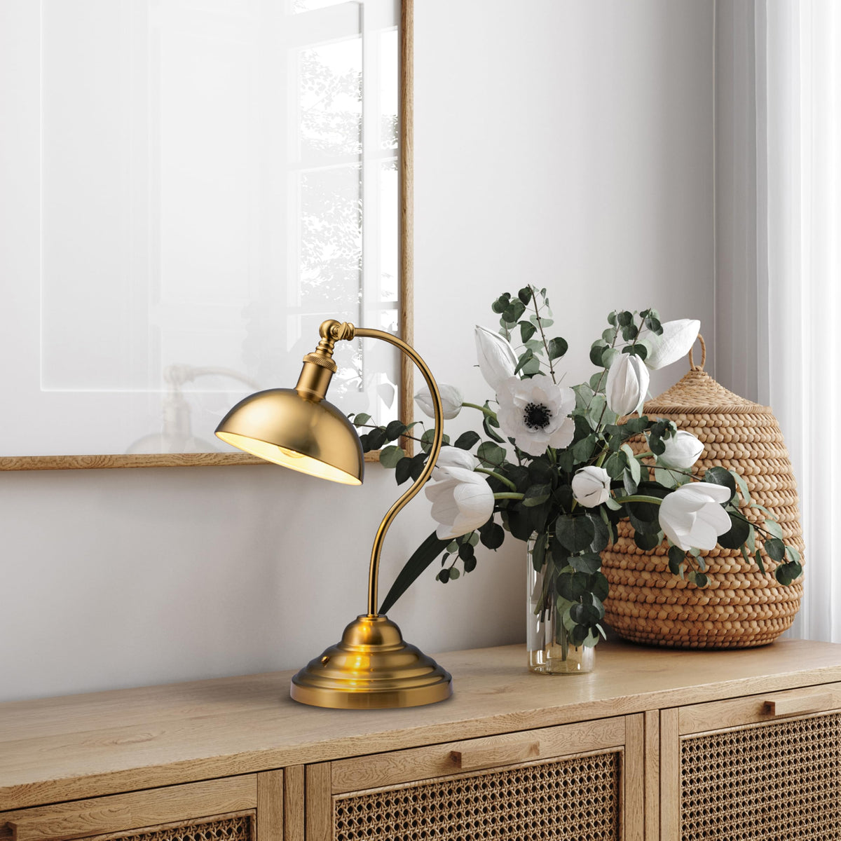 O'Bright Bankers 180° swivel head directs light precisely for tasks