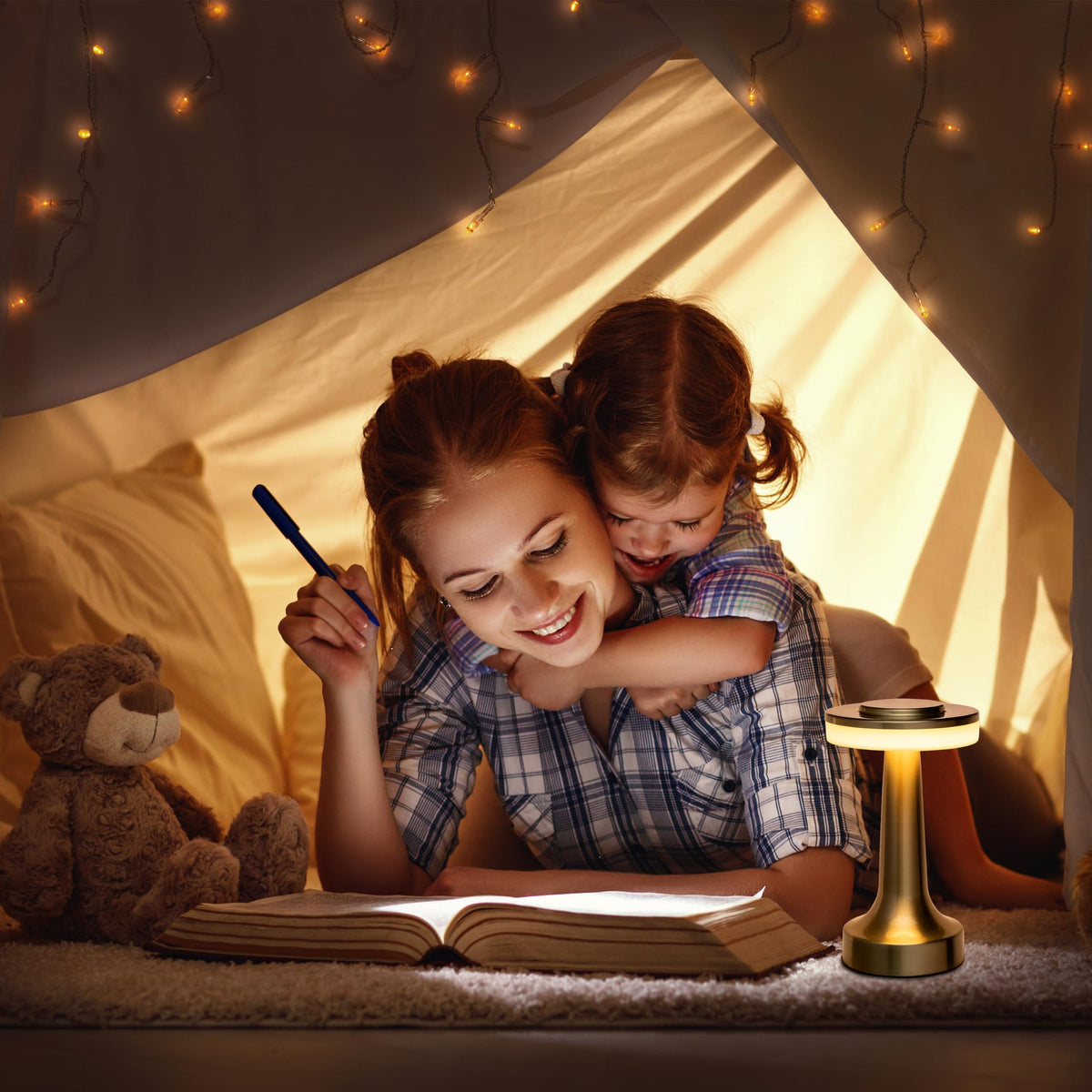 O'Bright battery-powered bedside lamp is portable for home or travel