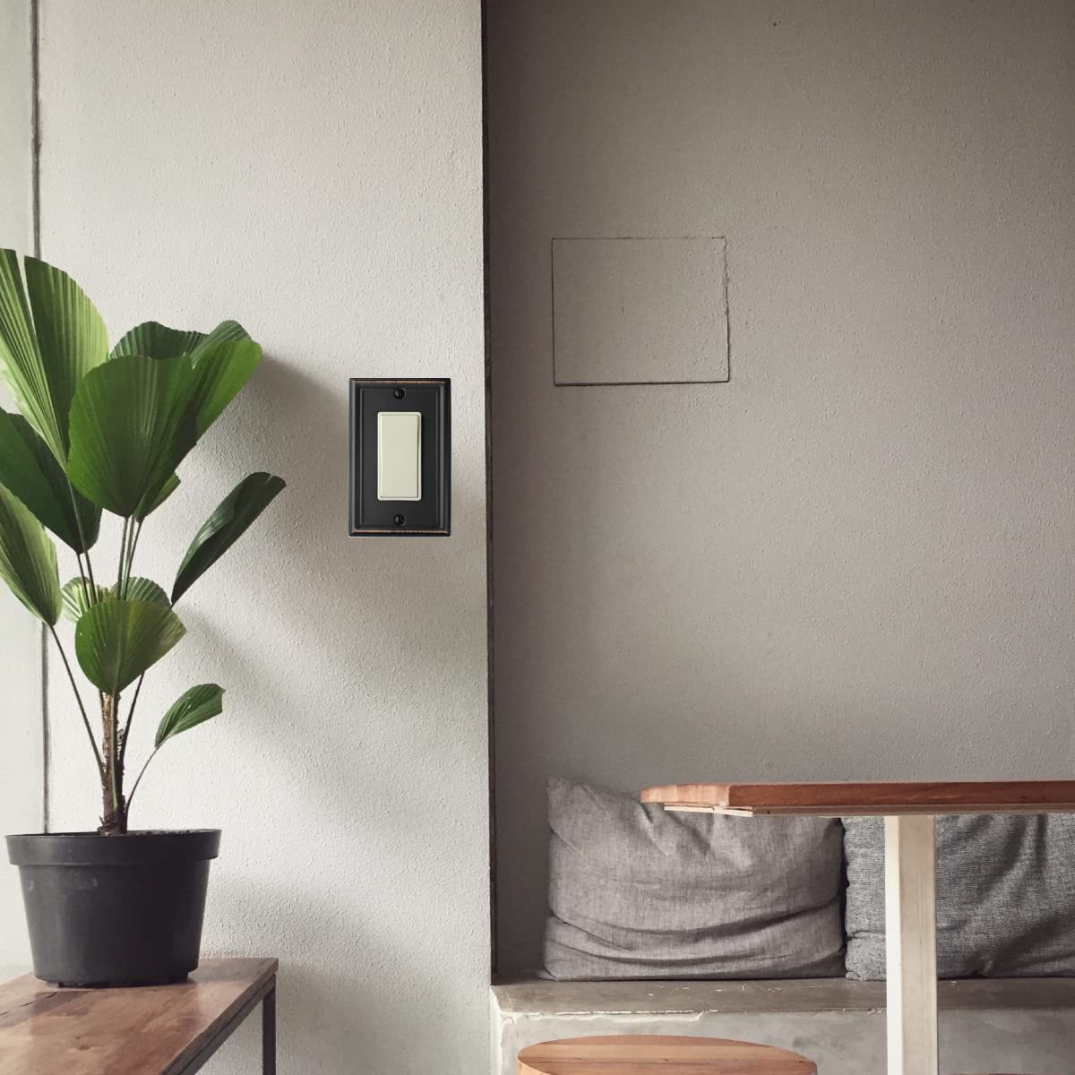 OKAWYC Luca decorator plate suits living rooms and bathrooms for refined style.