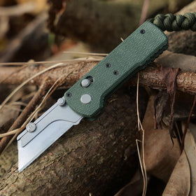 OKNIFE Otacle U1 accepts standard 60x19x0.6 mm blades