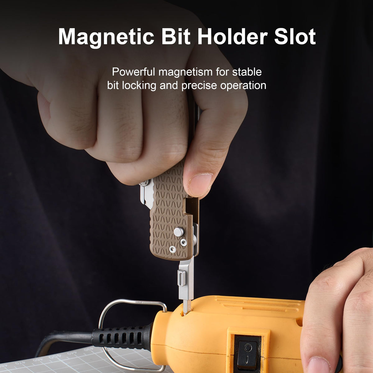 OKNIFE U1 Pro rail lock release enabling one-handed operation