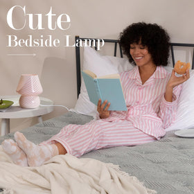 ONEWISH mushroom lamp emits a soft glow for relaxing bedrooms and living rooms