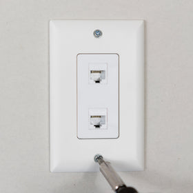 On-Q high-impact flame-retardant plastic construction enhances durability and safety.