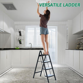 OOSOFITT display-ready folding ladder as a stylish stand.