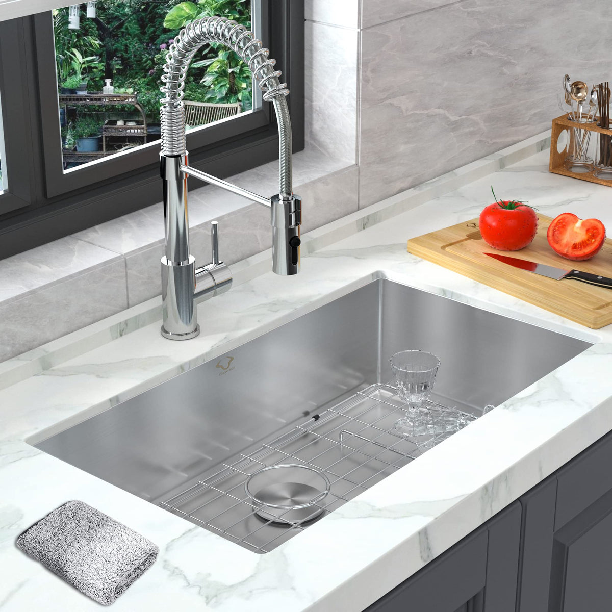 Oxwiser kitchen towel included for quick cleanup after meal prep.