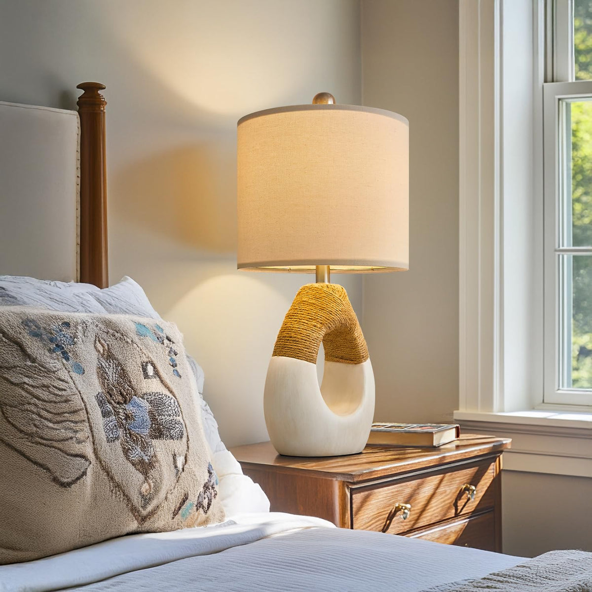 OYEARS lamp base resin detail highlights sturdy craftsmanship and modern elegance.