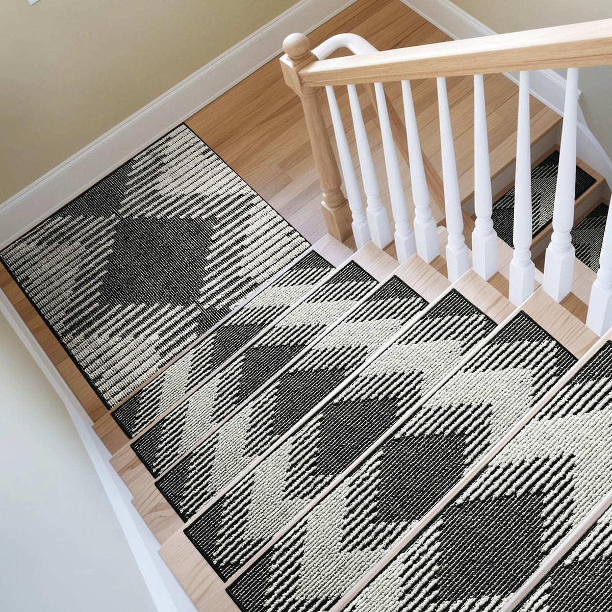 PADOOR durable material withstands busy households with kids and dogs.