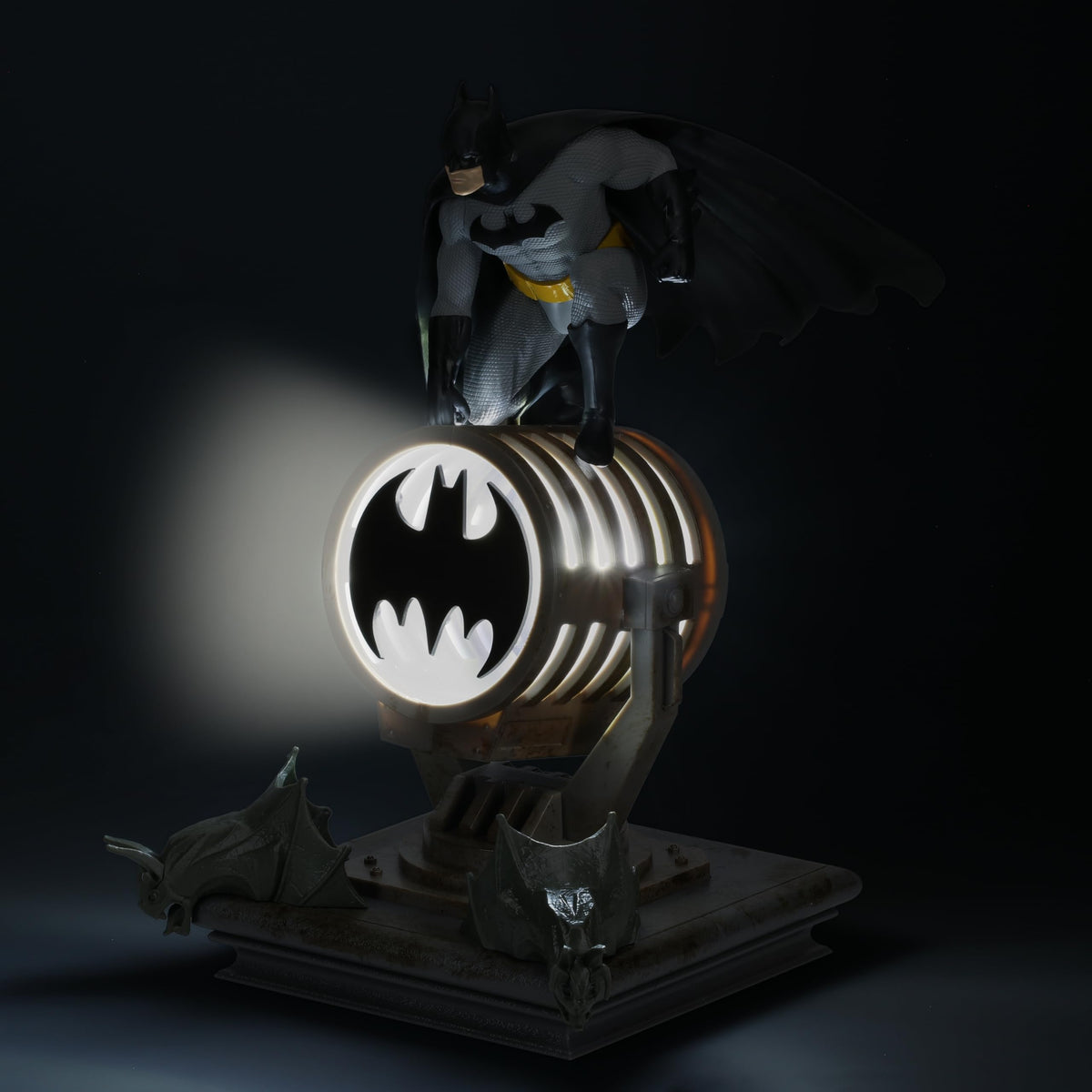 Paladone Batman figurine light stands 27 cm tall for display