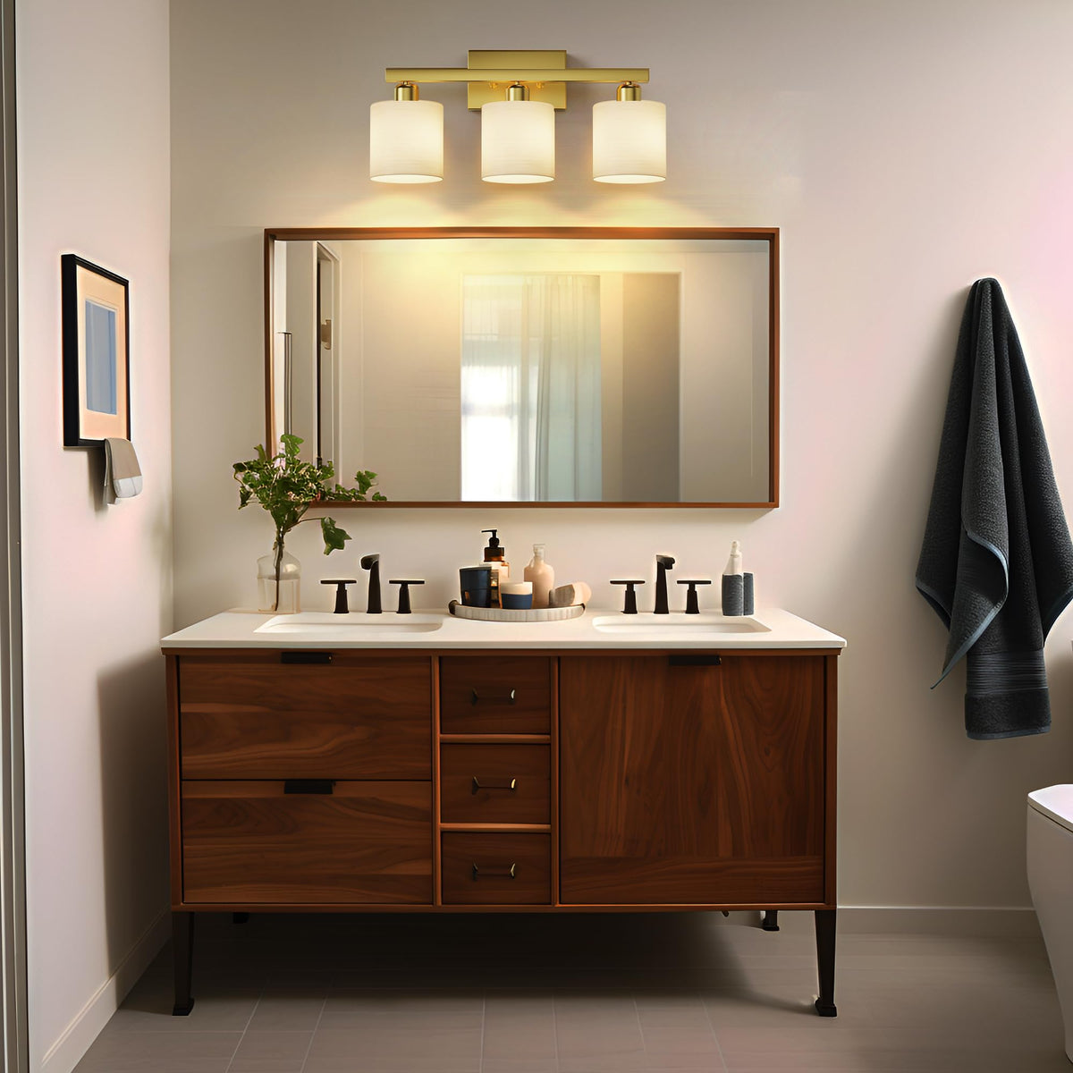 PARTPHONER above-mirror-setup provides clear lighting for grooming tasks