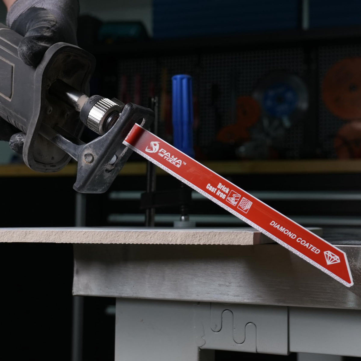 PAYA TOOLS thin kerf blade enables faster material removal with precision.