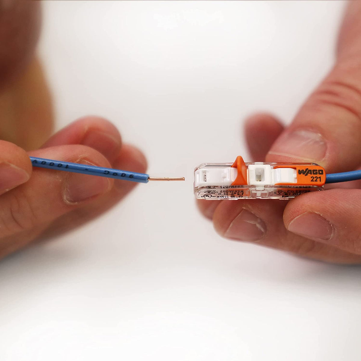 Peppy WAGO 221-2401 wires terminated using solid, stranded, or flexible copper for versatile connections.