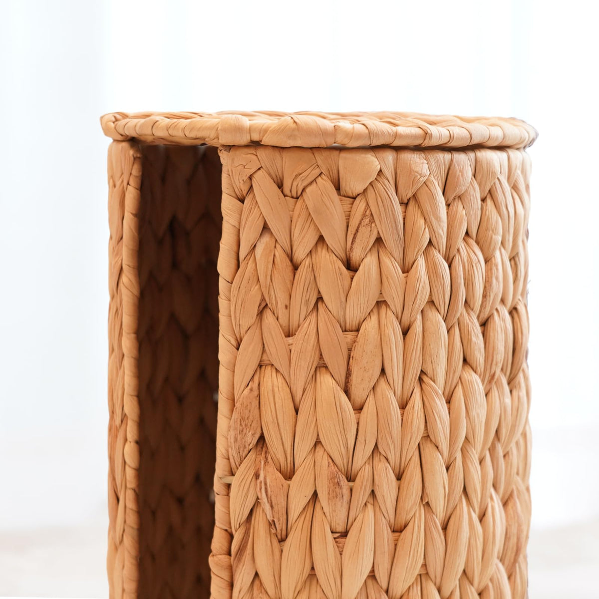 PINXIURY water hyacinth roll holder sturdy base prevents tipping on tiles
