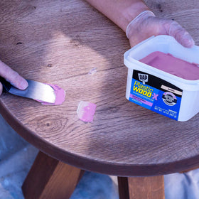 PLASTIC WOOD DAP X low odor formula during use
