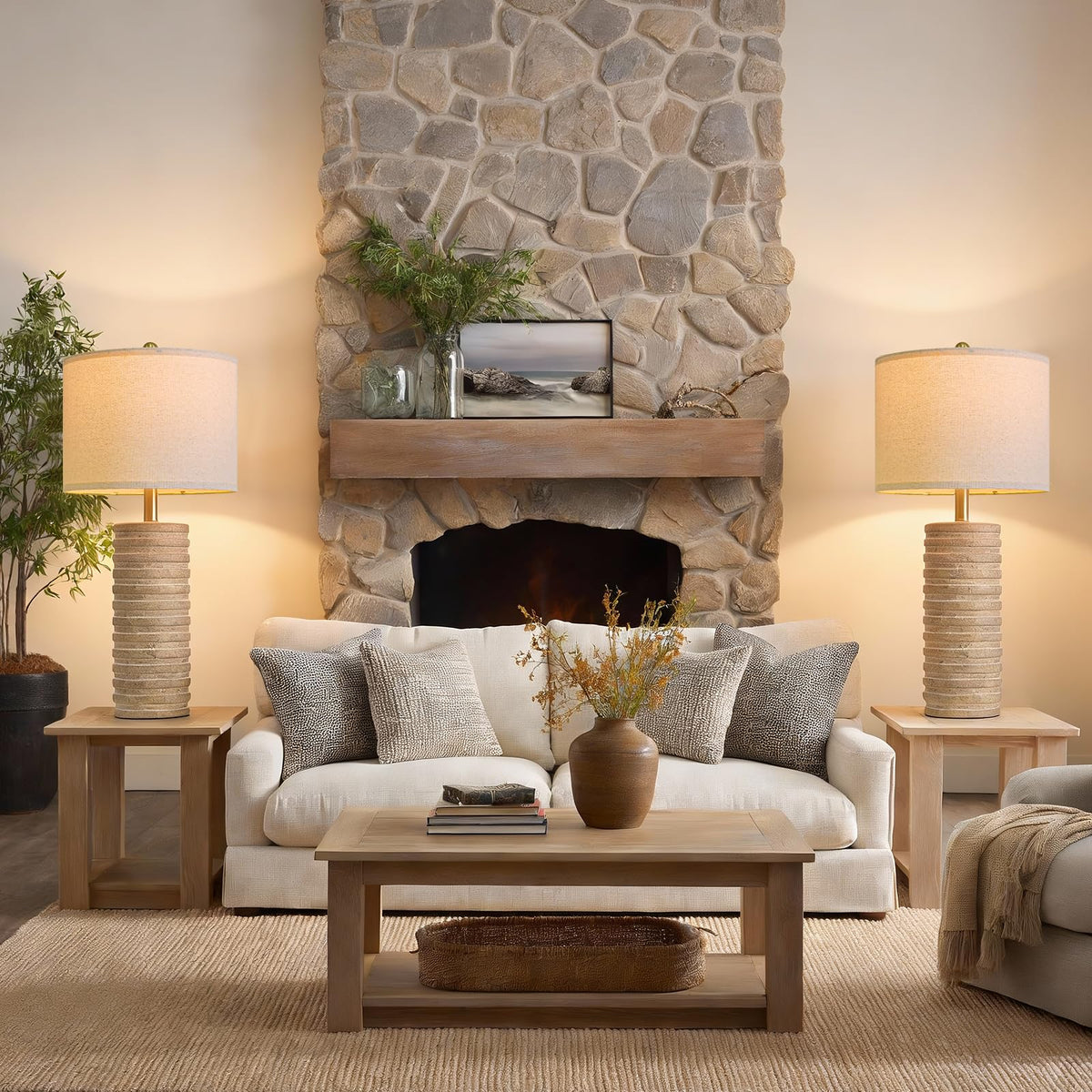 PoKat ceramic lamp texture stone-effect detail highlights artisanal craftsmanship.