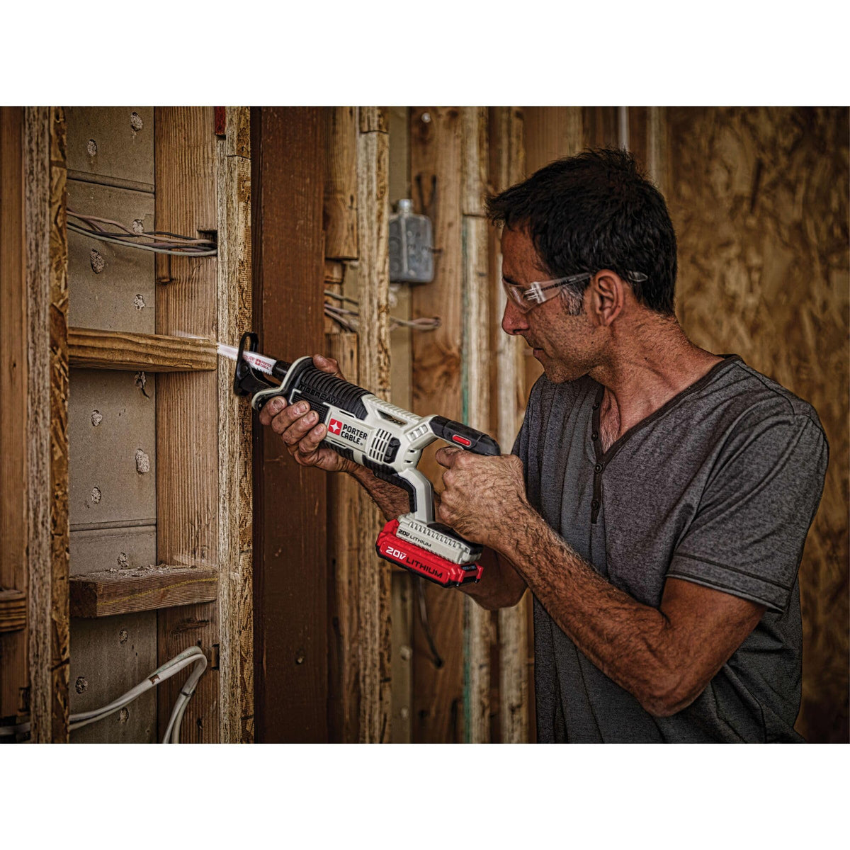 PORTER-CABLE PCC670B 1-inch stroke delivers efficient material removal.