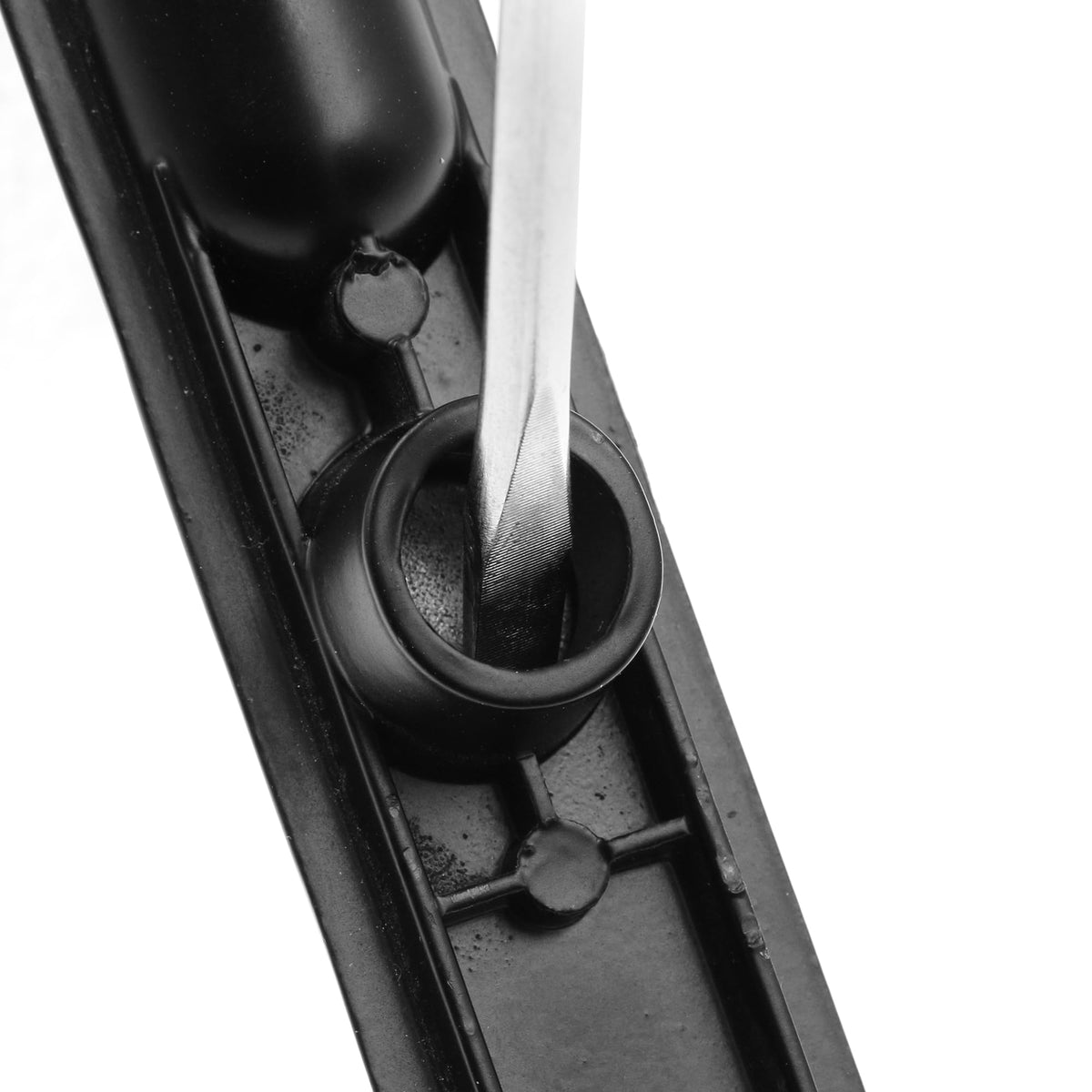 Prime-Line C 1032 includes 2 keys for immediate security.