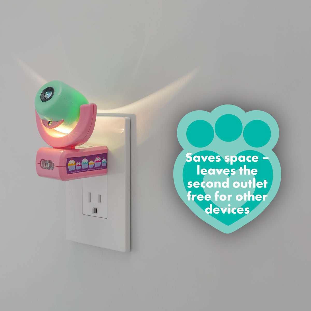 Projectables Gabby's Dollhouse image 5: Dusk-to-dawn sensor automatically lights up at dusk