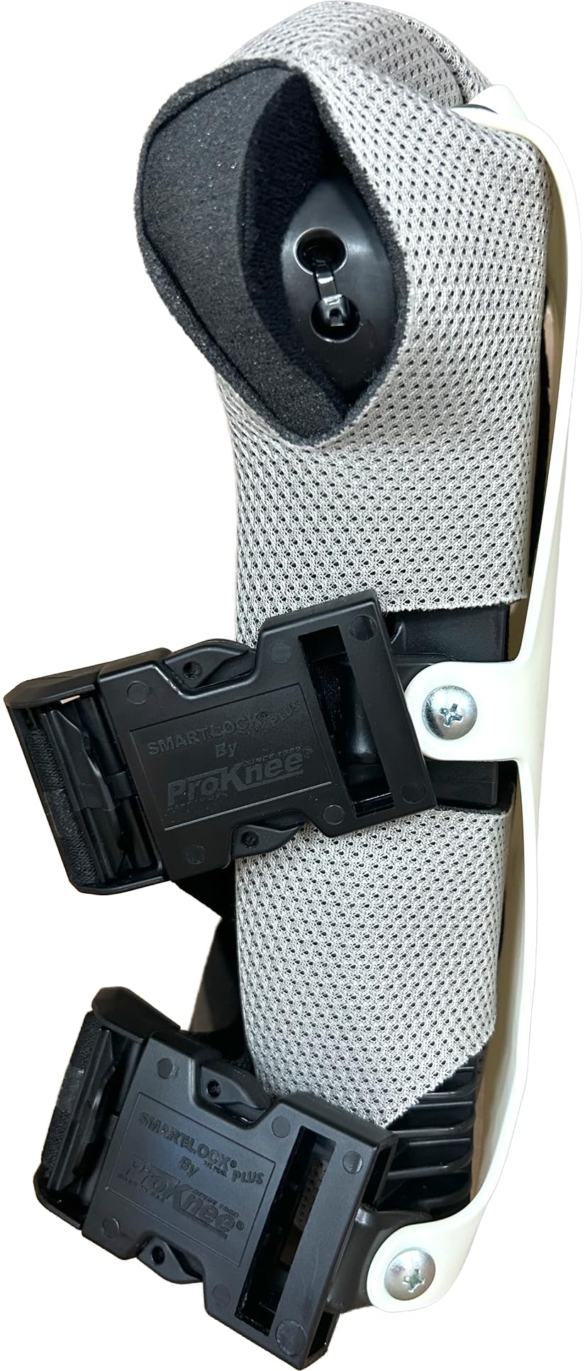 ProKnee AP16 kneepad in use stabilizing the knee