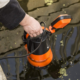 Prostormer sump pump with multiple outlet sizes for hoses