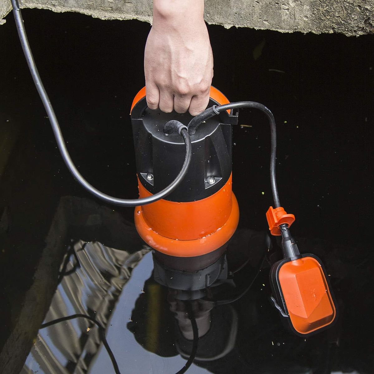 Prostormer sump pump thermoplastic body resists corrosion