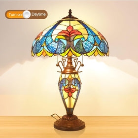 Pterying Tiffany lamp includes 3 LED bulbs for immediate brightness