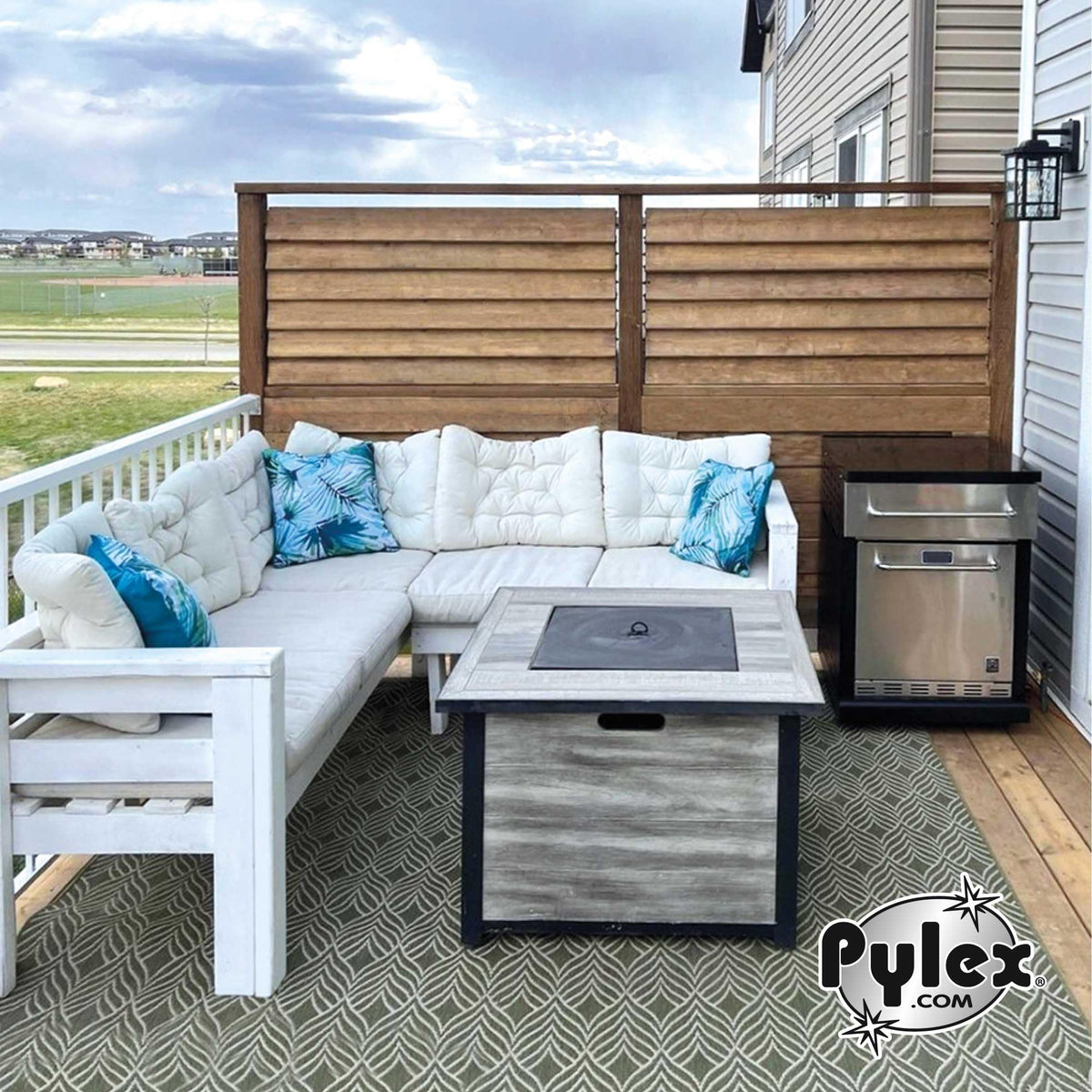 Pylex Deck Sunblind System horizontal or vertical mounting enables flexible shade layouts.