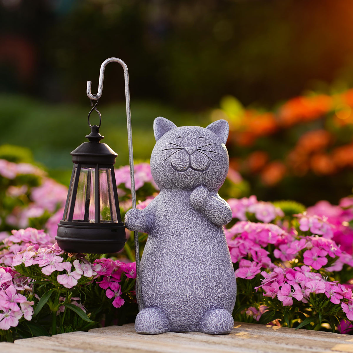 Qeeman Gift Box Cat Statue arrives ready to gift for cat lovers
