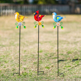 Qipade Birds three-pack set creates charming yard focal points