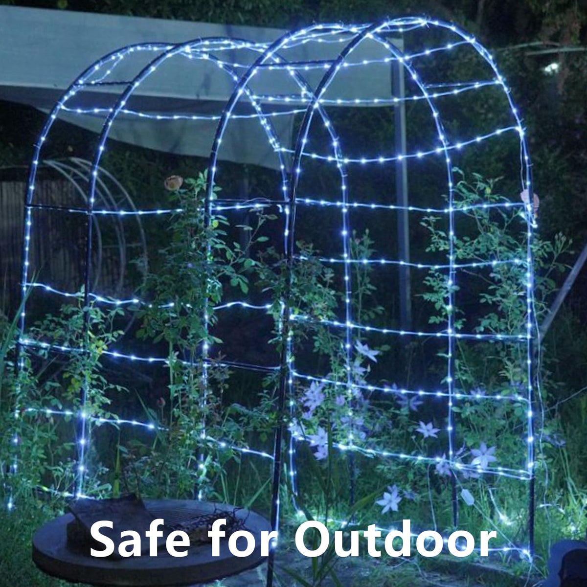 QITONG solar panel with stake demonstrates easy outdoor charging.