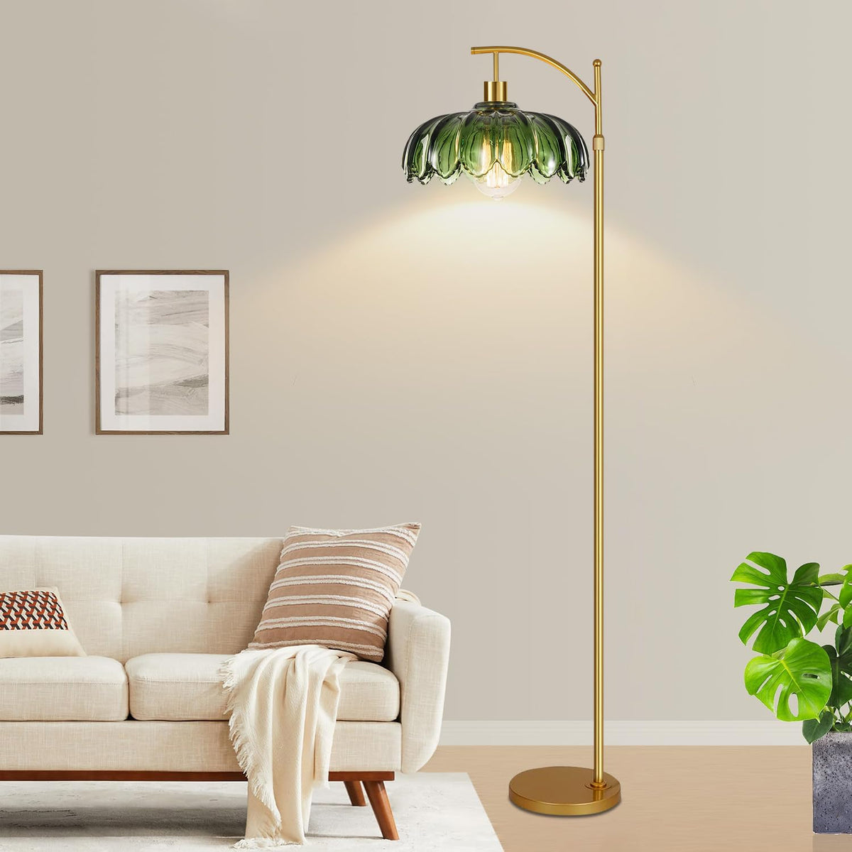 QIYIZM gold-floor lamp elevates modern interiors with timeless elegance.