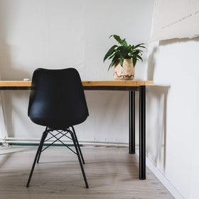 QLLY easy-installation guidance helps align legs with furniture