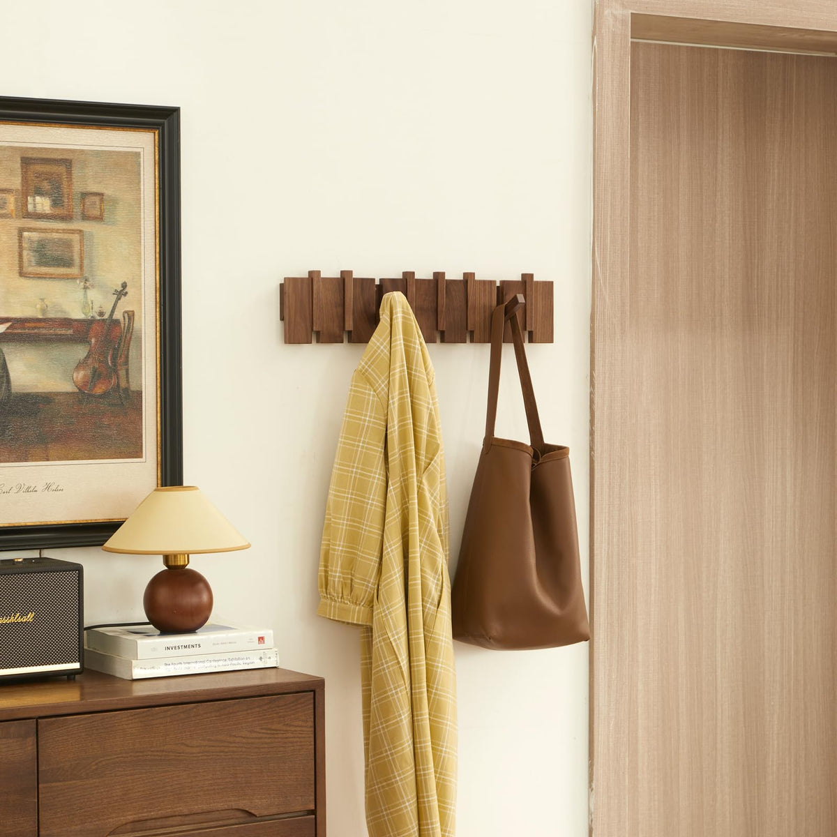 QUELLANCE easy-installation with screws and anchors for quick mounting.