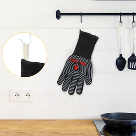 QUWIN BBQ gloves five-finger-design enable precise grip on tools.
