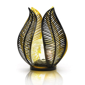 QZGE crackle globe glass lamp provides warm evening patio lighting.
