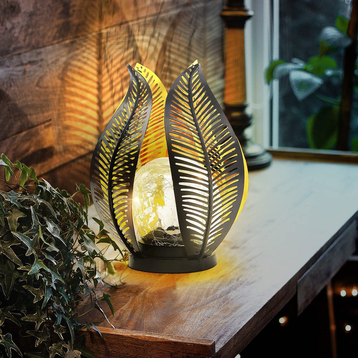 QZGE gift-ready solar lights offer thoughtful outdoor accents.