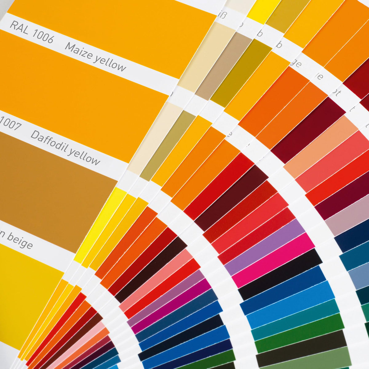 Recyclable polypropylene cover of the RAL K7 chart for eco-friendly protection