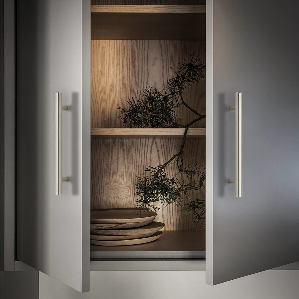 Ravinte 1-1/4 inch projection provides comfortable grip on drawers