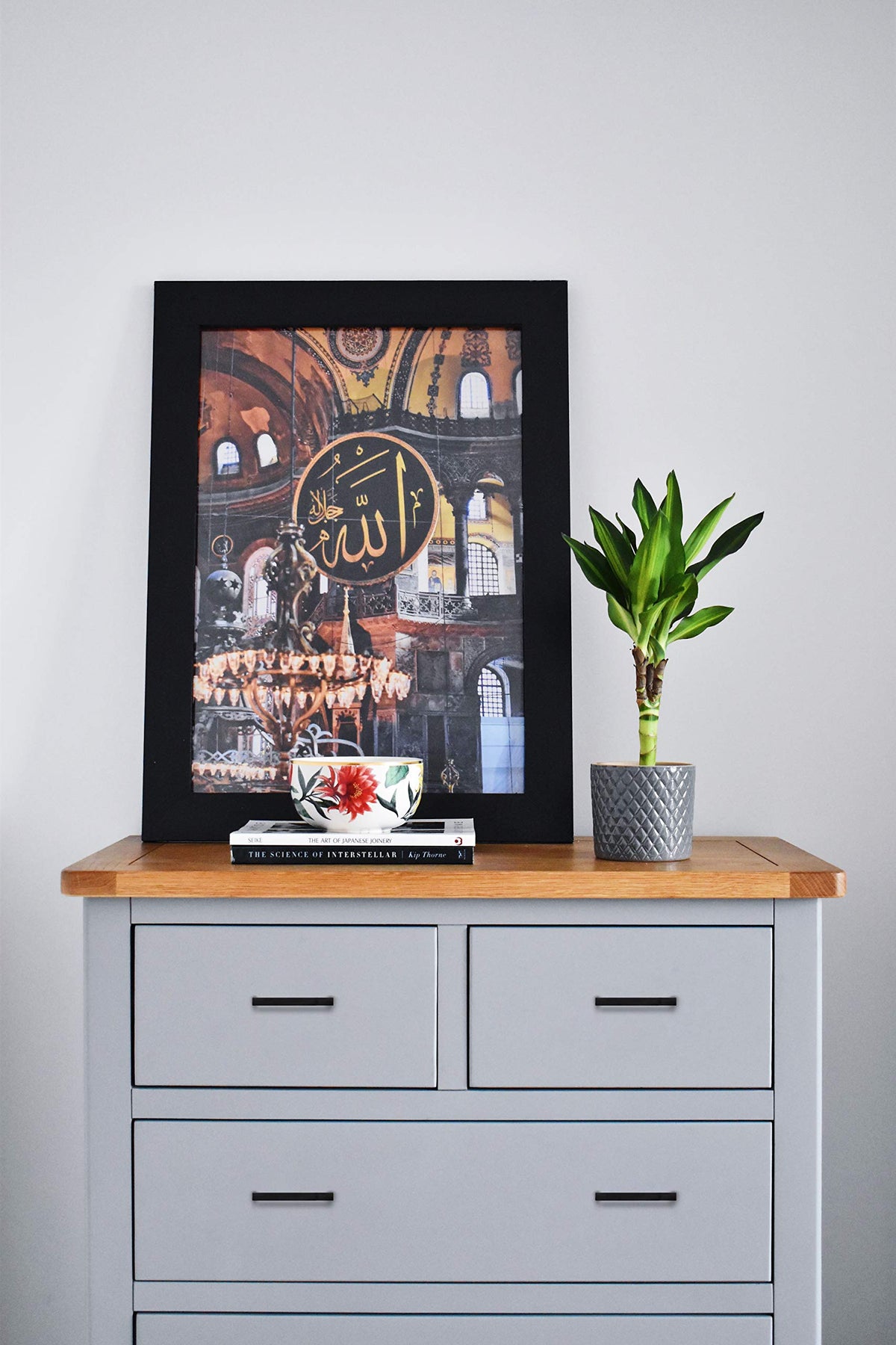 Ravinte 30-pack simplifies upgrading multiple cabinets with matching hardware.