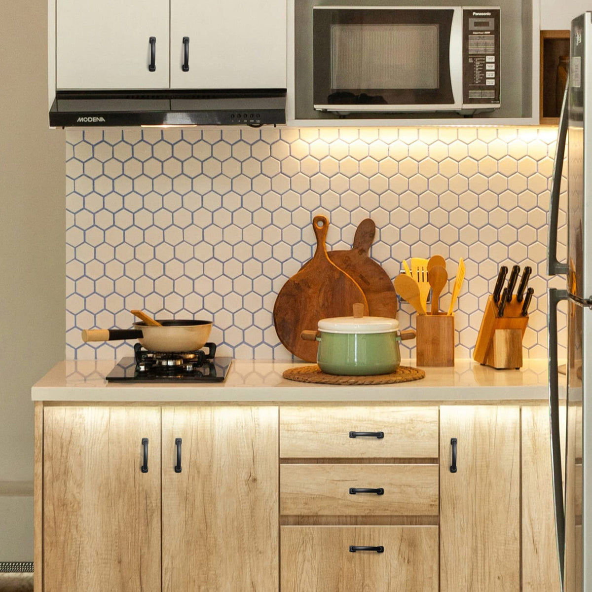 Ravinte Arch Pull matte black on a drawer front example