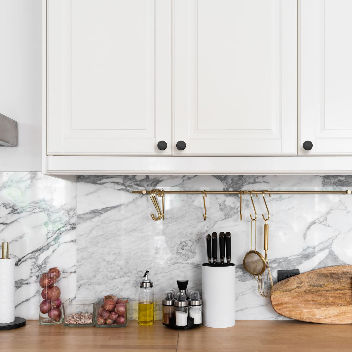 Ravinte bathroom vanity round knob highlighting versatile bathroom hardware.