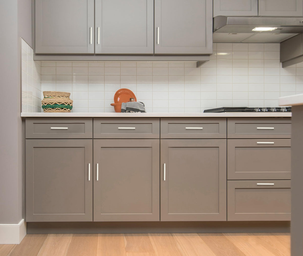 Ravinte brushed nickel finish complements farmhouse and vintage interiors.
