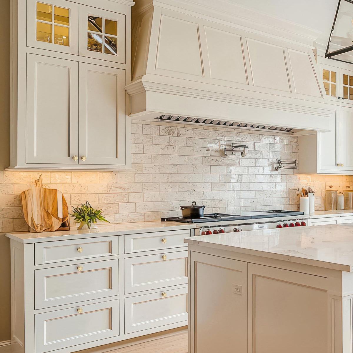 Ravinte Champagne Bronze knob style across rooms shows versatile interior upgrade.