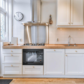 Ravinte Decor cabinet door knob, complete set for refreshed cabinets.