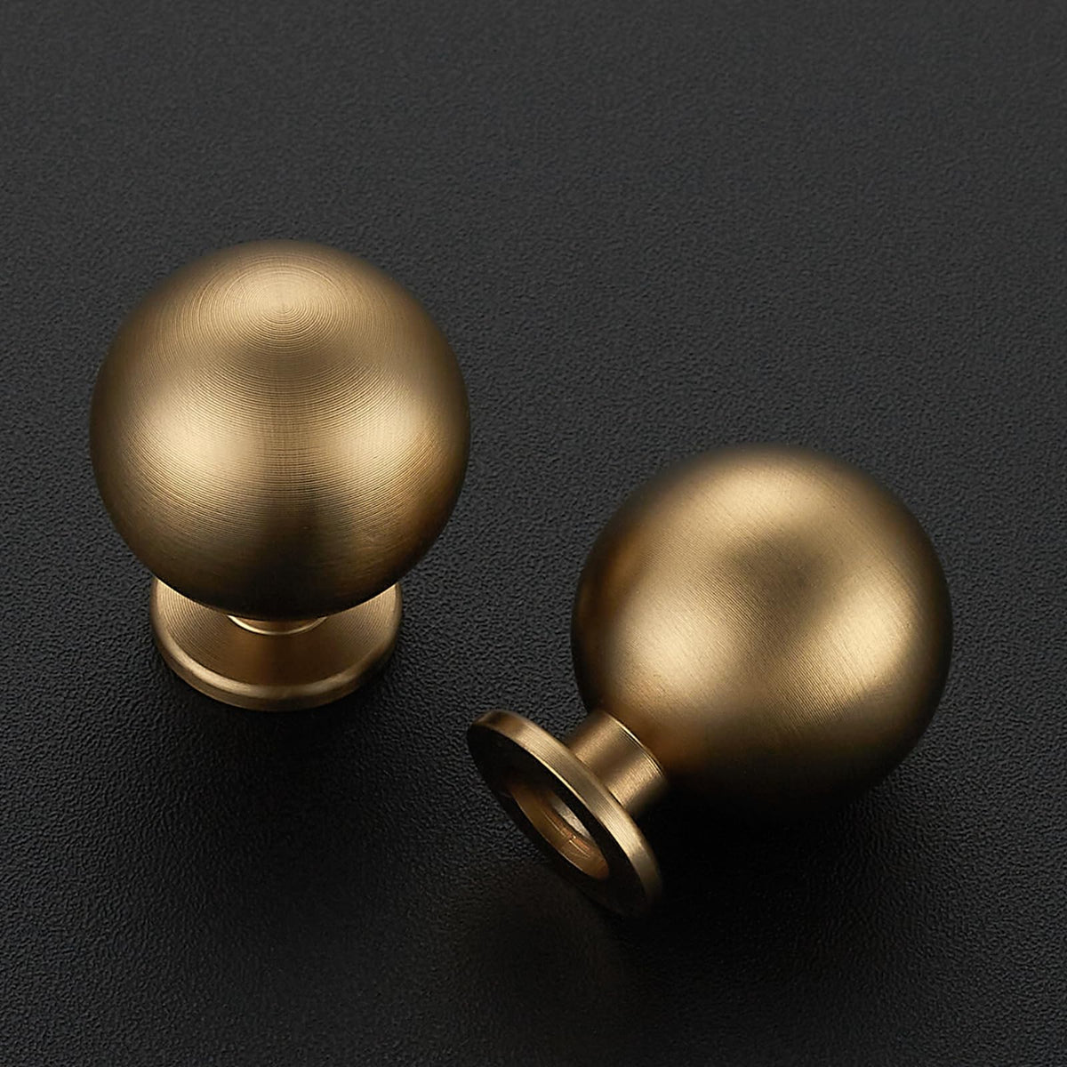 Ravinte Decor champagne bronze knob close-up demonstrates smooth edges and quality zinc alloy