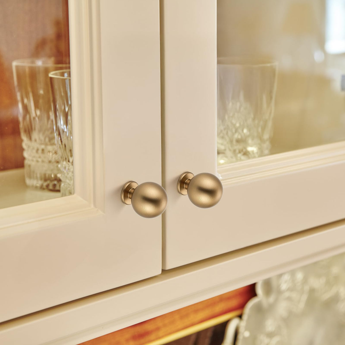 Ravinte Decor champagne bronze knob on kitchen cabinet adds versatile style