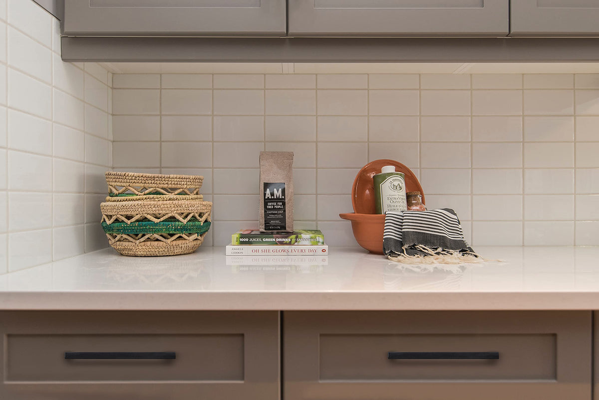Ravinte durable kitchen and bathroom cabinet hardware in matte black.